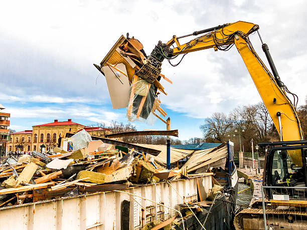 Best Construction Debris Removal  in Linglestown, PA